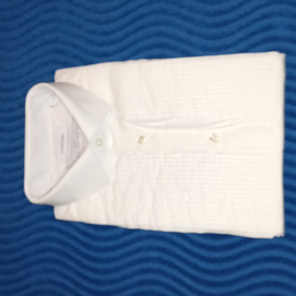 Calvin Klein Men's Formal Pleated Dress Shirt
